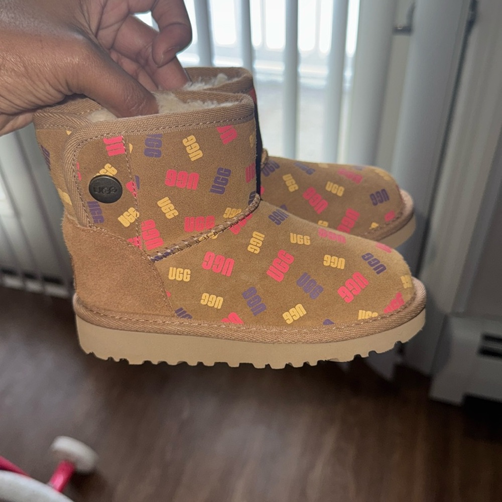 Kid / toddler Uggs